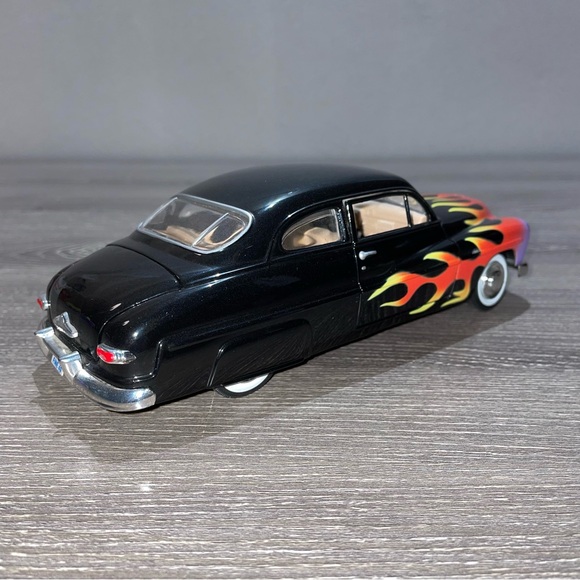 MOTOR MAX 1949 Mercury Coupe Hot Rod Flames Diecast Model Car 1/24 Scale - Picture 8 of 12